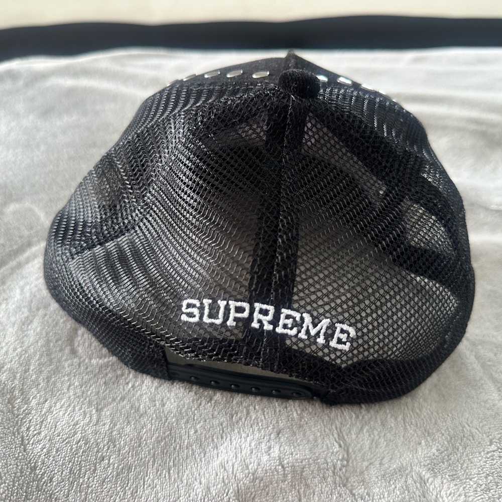 Supreme had women